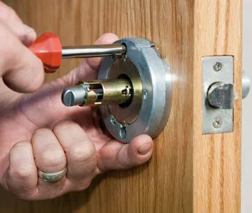 City Locksmith Store Lynn, MA 781-203-8012 - 13-New-Locks-Installation